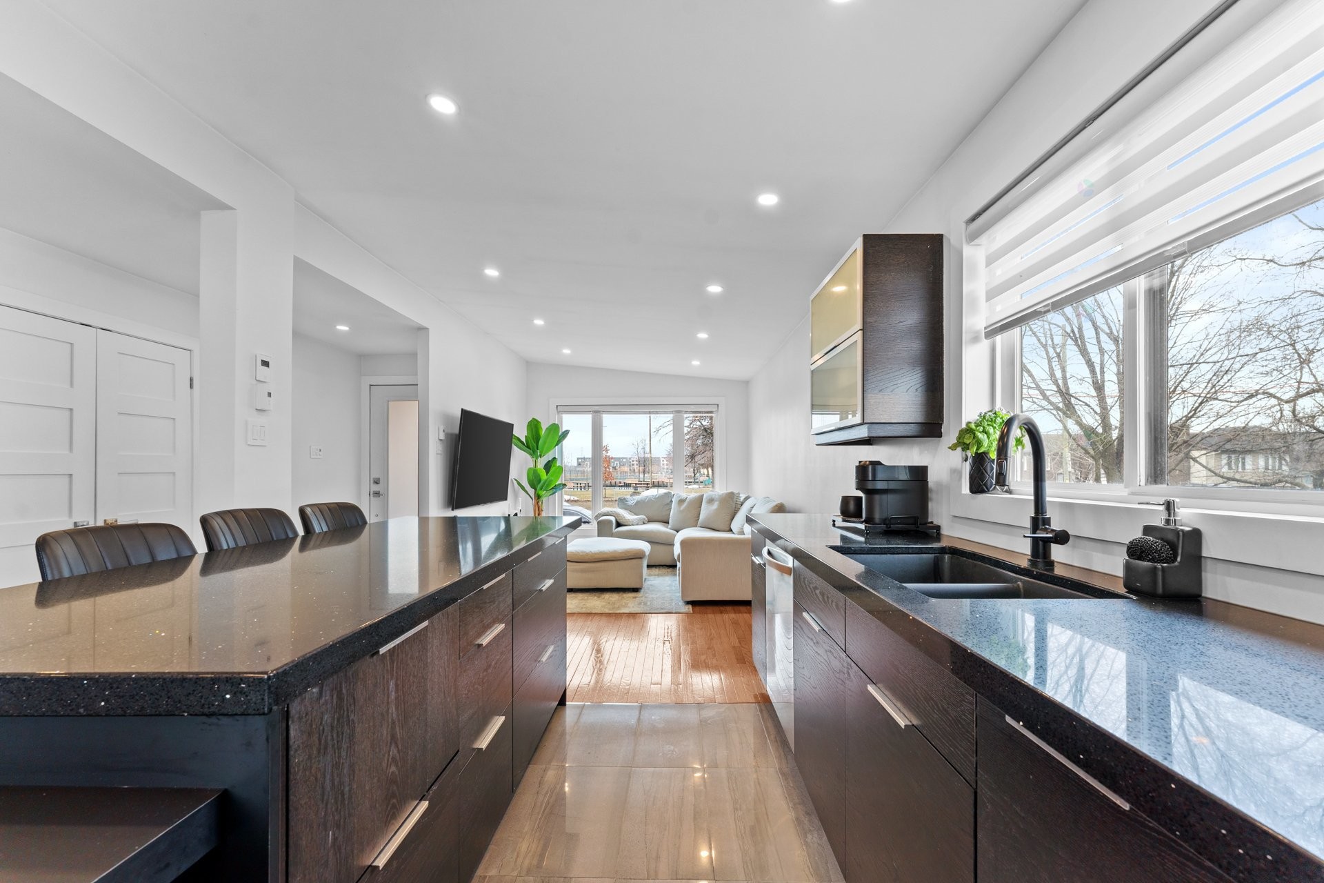 









5380


Rue de Prince-Rupert

,
Laval (Auteuil),




QC
H7K1T9


