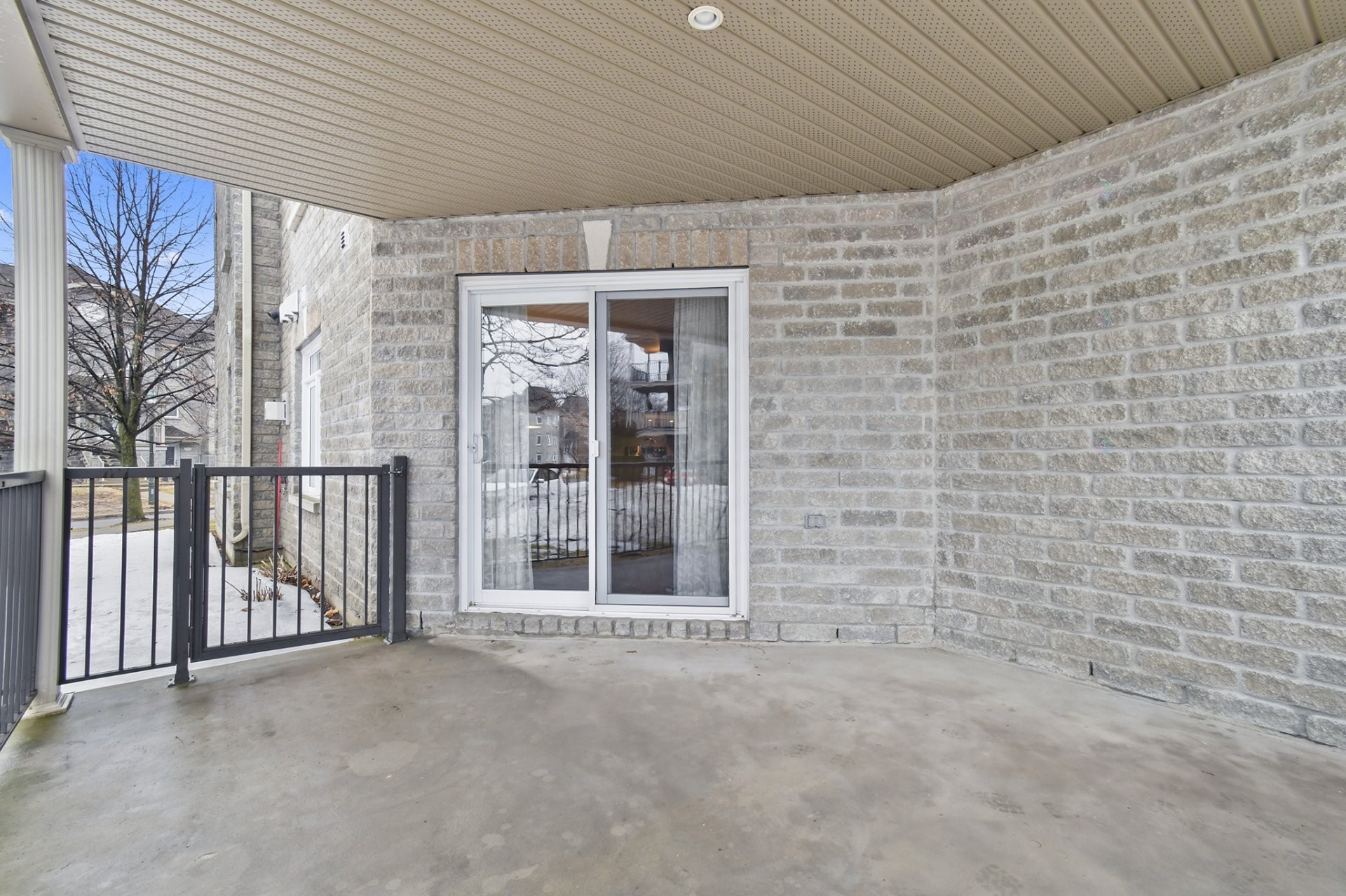 









50


37e Avenue E.

, 102,
Blainville,




QC
J7C5Z5

