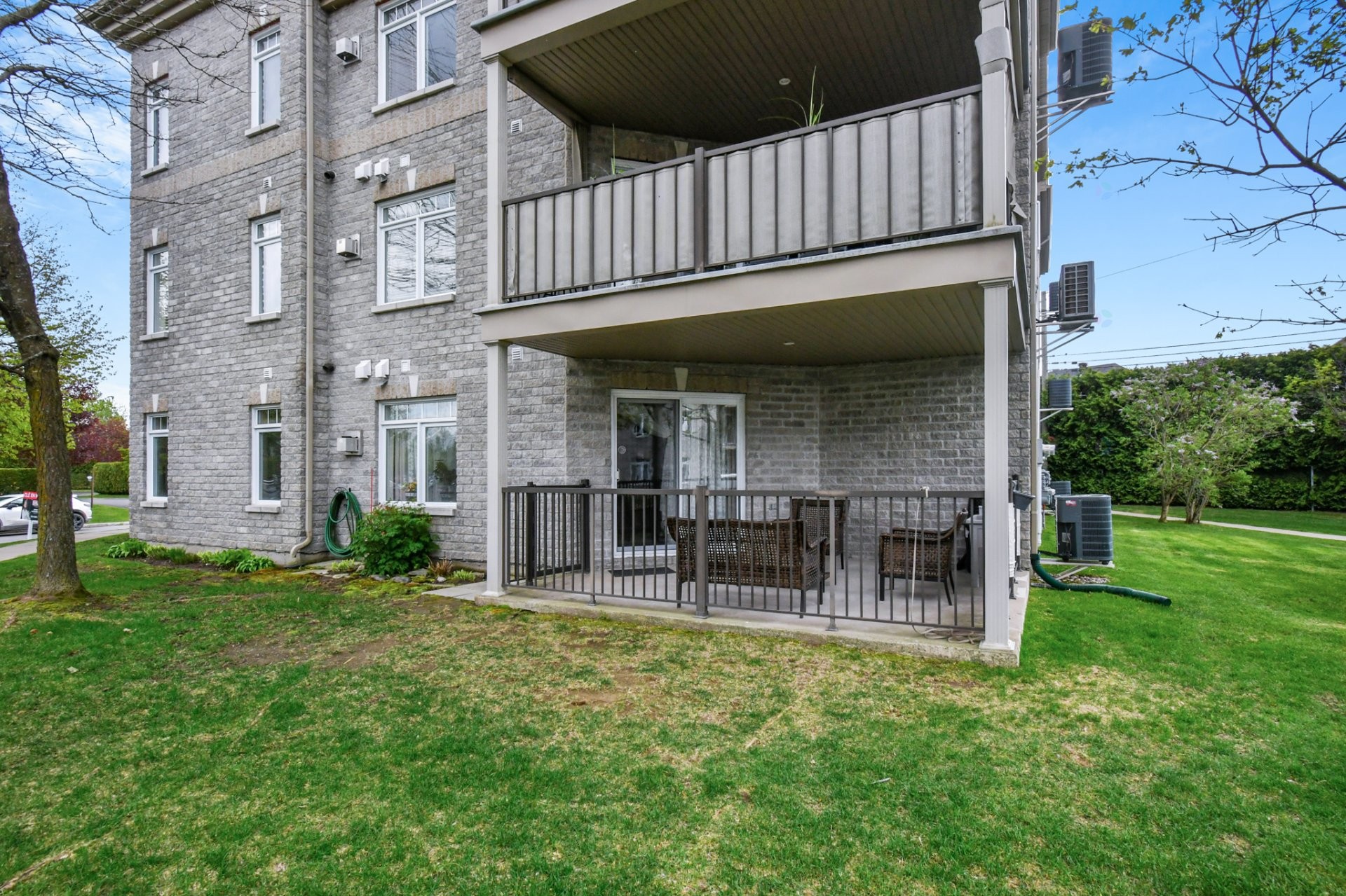









50


37e Avenue E.

, 102,
Blainville,




QC
J7C5Z5


