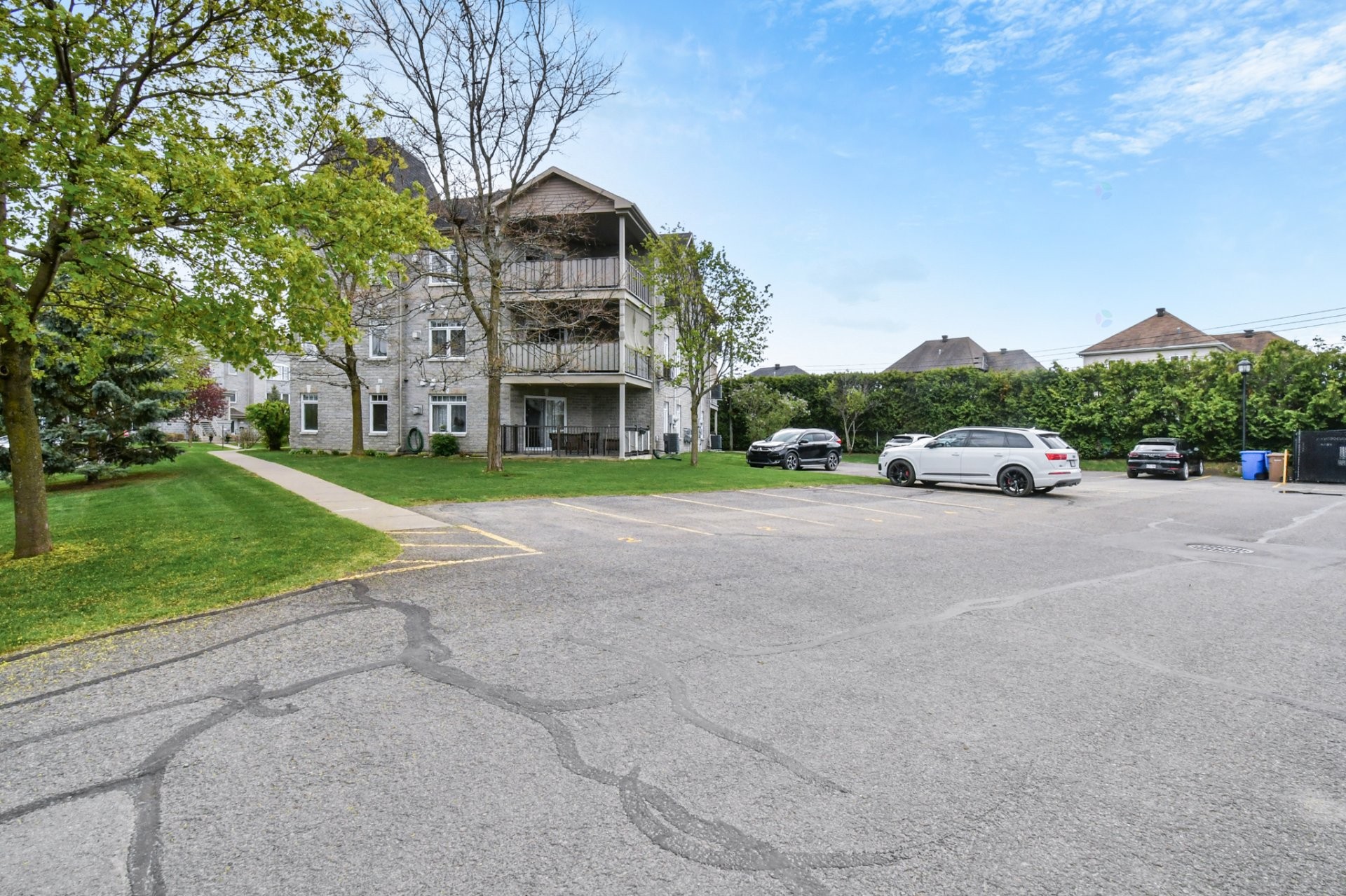 









50


37e Avenue E.

, 102,
Blainville,




QC
J7C5Z5

