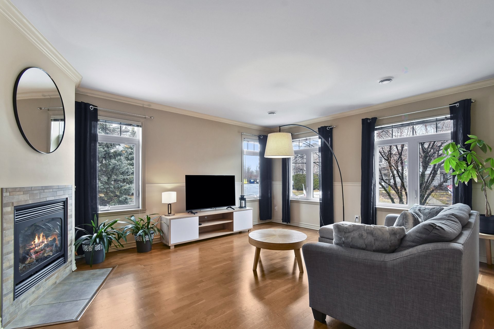 









50


37e Avenue E.

, 102,
Blainville,




QC
J7C5Z5

