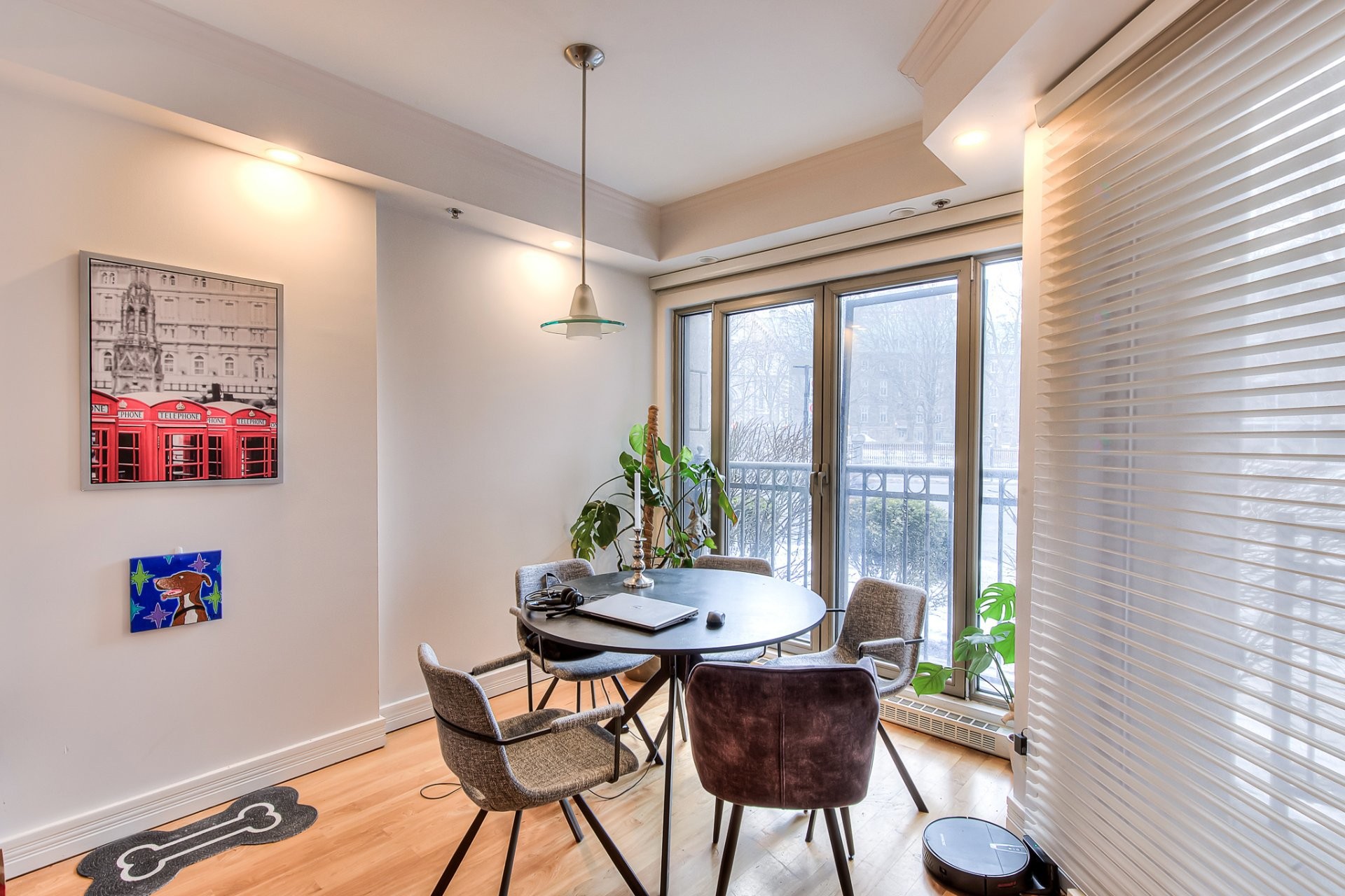 









1700


Boul. René-Lévesque O.

, 104,
Montréal (Ville-Marie),




QC
H3H2V1

