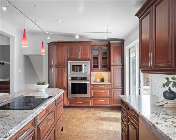 









25


KEMPER

CR,
Headingley,




MB
R4J 1A6

