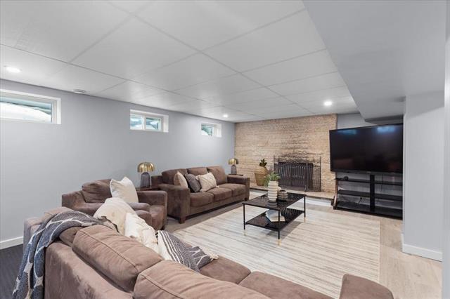 









25


KEMPER

CR,
Headingley,




MB
R4J 1A6


