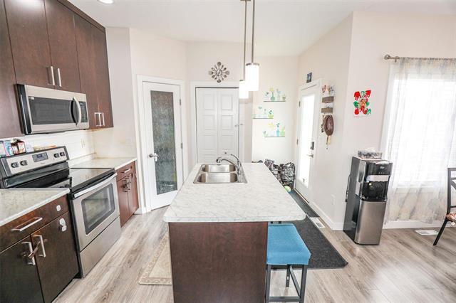 









44


Larry Vickar

DR,
Winnipeg,




MB
R3W 0K5

