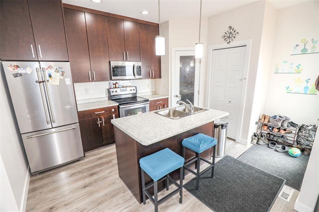 









44


Larry Vickar

DR,
Winnipeg,




MB
R3W 0K5

