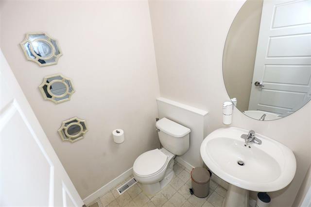 









44


Larry Vickar

DR,
Winnipeg,




MB
R3W 0K5

