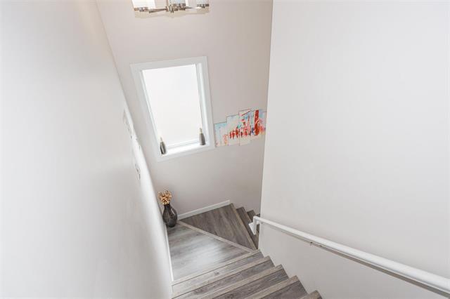 









44


Larry Vickar

DR,
Winnipeg,




MB
R3W 0K5

