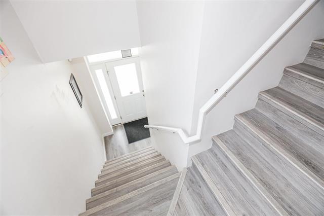 









44


Larry Vickar

DR,
Winnipeg,




MB
R3W 0K5

