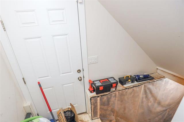 









44


Larry Vickar

DR,
Winnipeg,




MB
R3W 0K5

