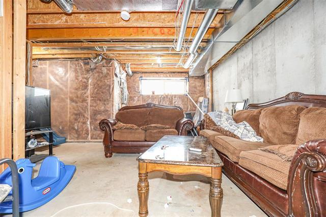 









44


Larry Vickar

DR,
Winnipeg,




MB
R3W 0K5

