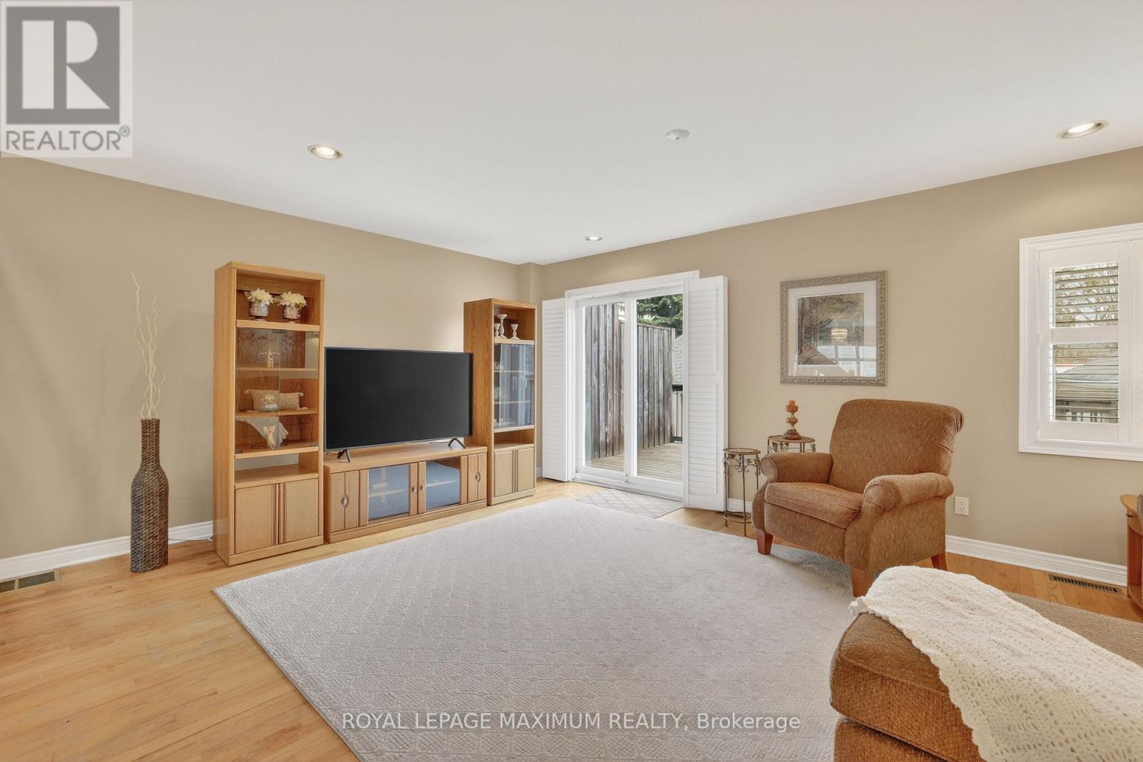 












163 DURANT AVENUE

,
Toronto,




Ontario
M4J4W4

