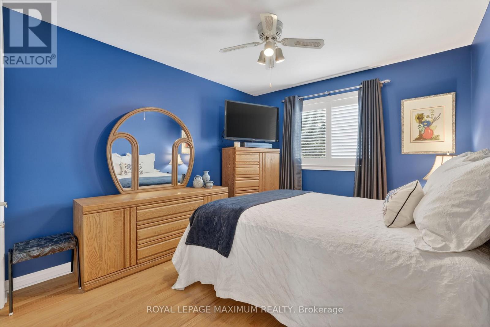 












163 DURANT AVENUE

,
Toronto,




Ontario
M4J4W4

