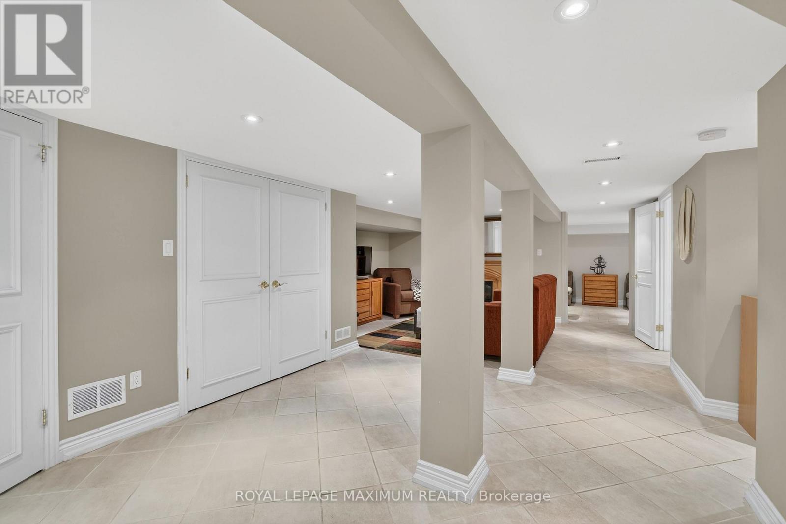 












163 DURANT AVENUE

,
Toronto,




Ontario
M4J4W4

