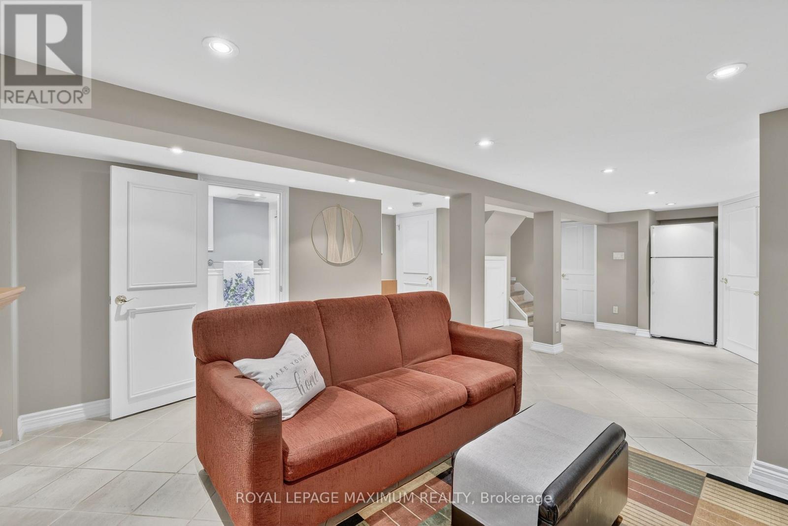 












163 DURANT AVENUE

,
Toronto,




Ontario
M4J4W4

