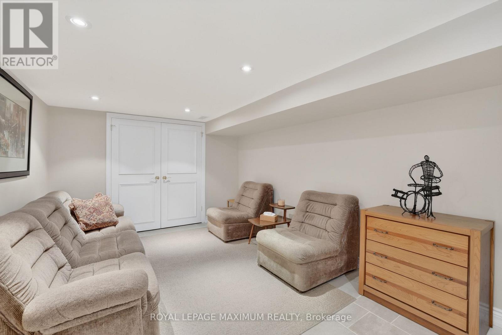 












163 DURANT AVENUE

,
Toronto,




Ontario
M4J4W4

