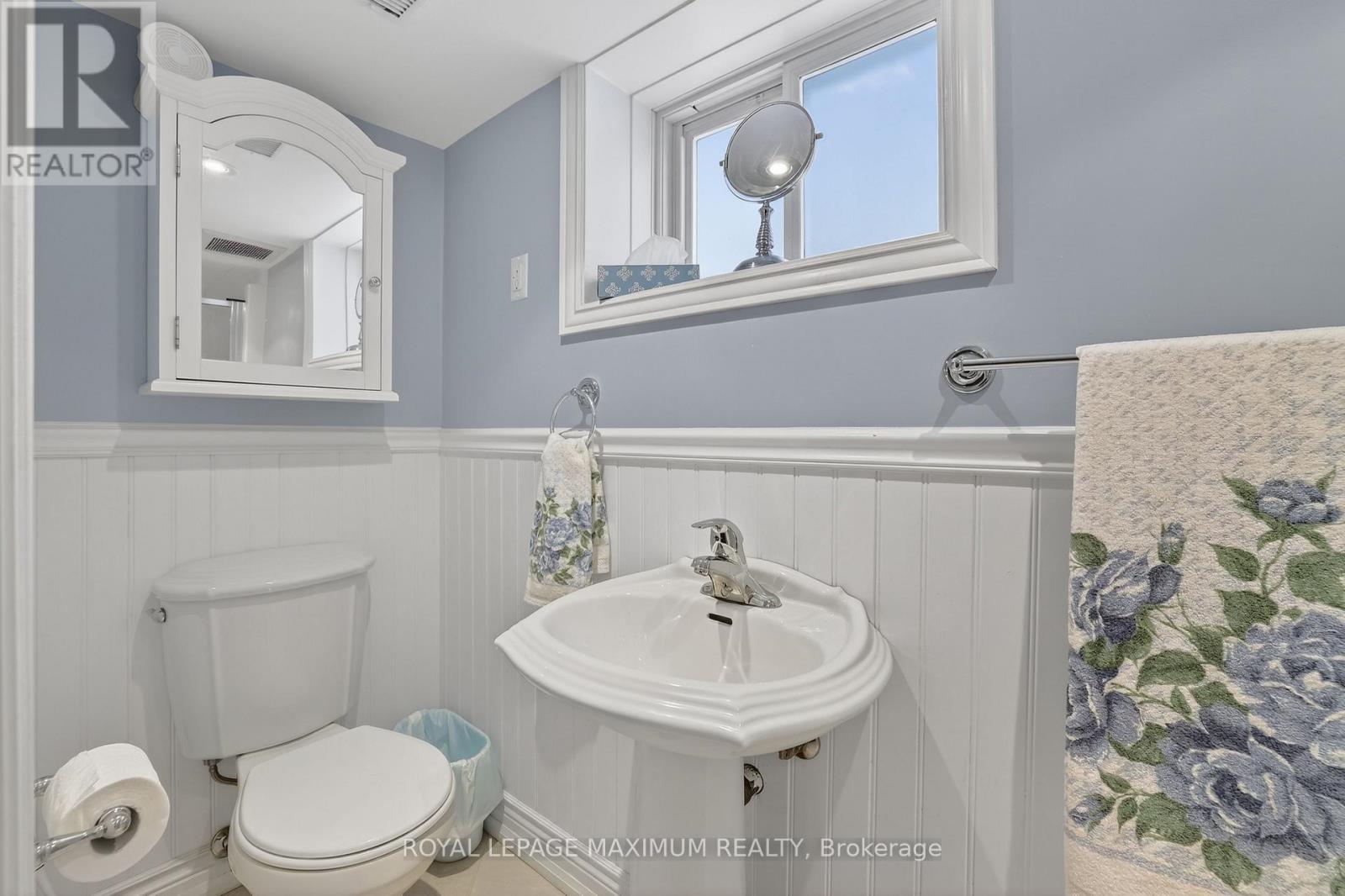 












163 DURANT AVENUE

,
Toronto,




Ontario
M4J4W4

