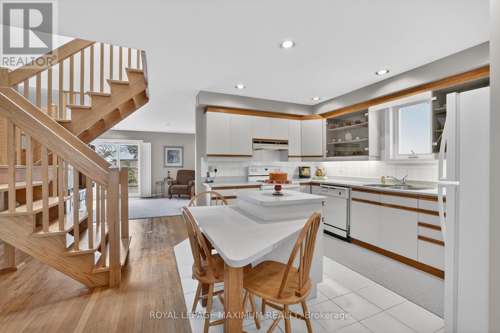 












163 DURANT AVENUE

,
Toronto,




Ontario
M4J4W4

