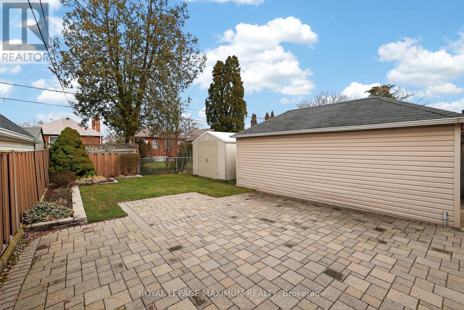 












163 DURANT AVENUE

,
Toronto,




Ontario
M4J4W4

