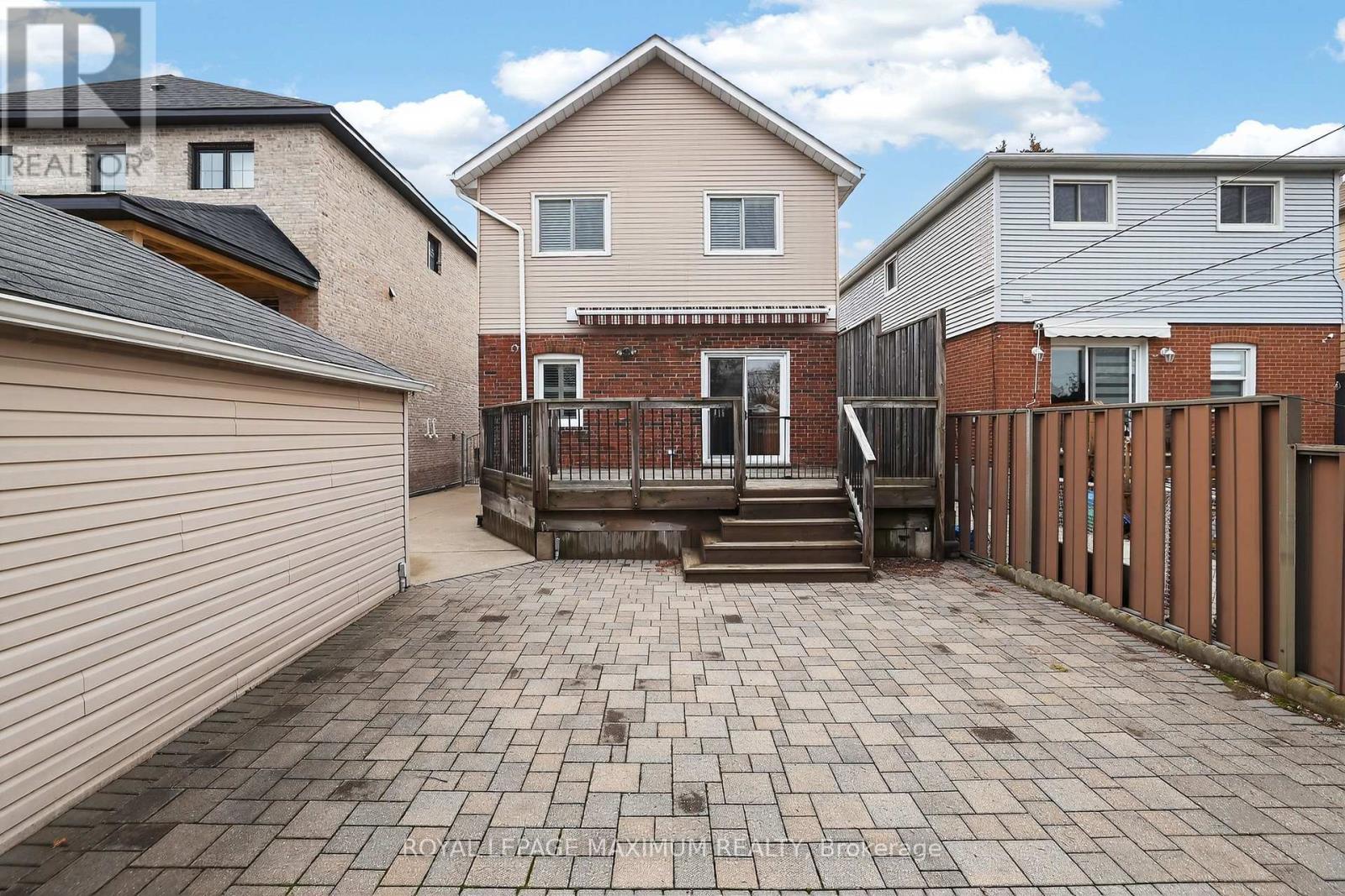 












163 DURANT AVENUE

,
Toronto,




Ontario
M4J4W4

