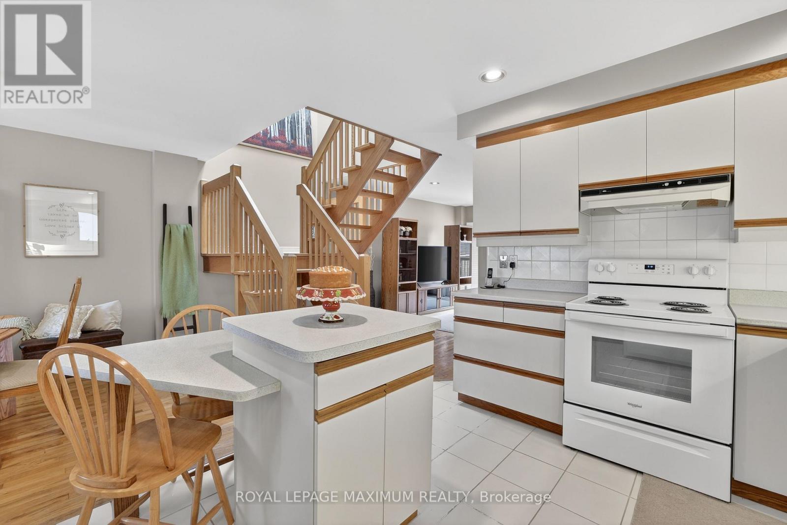 












163 DURANT AVENUE

,
Toronto,




Ontario
M4J4W4

