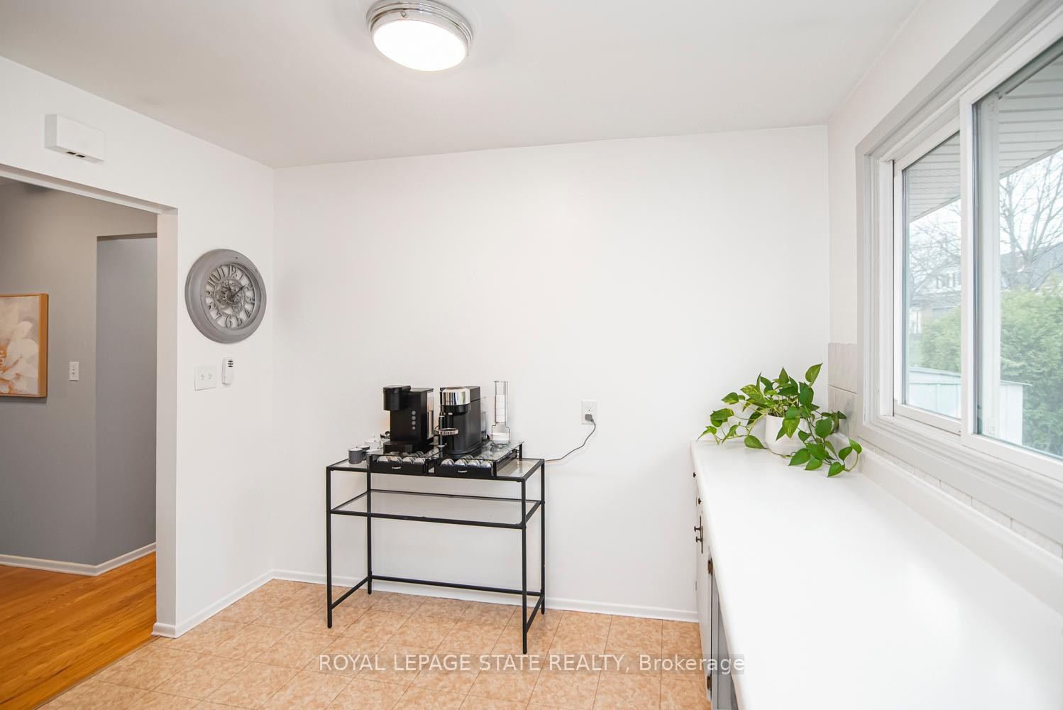 









138


Greeningdon

Drive,
Hamilton,




ON
L9A 3A9

