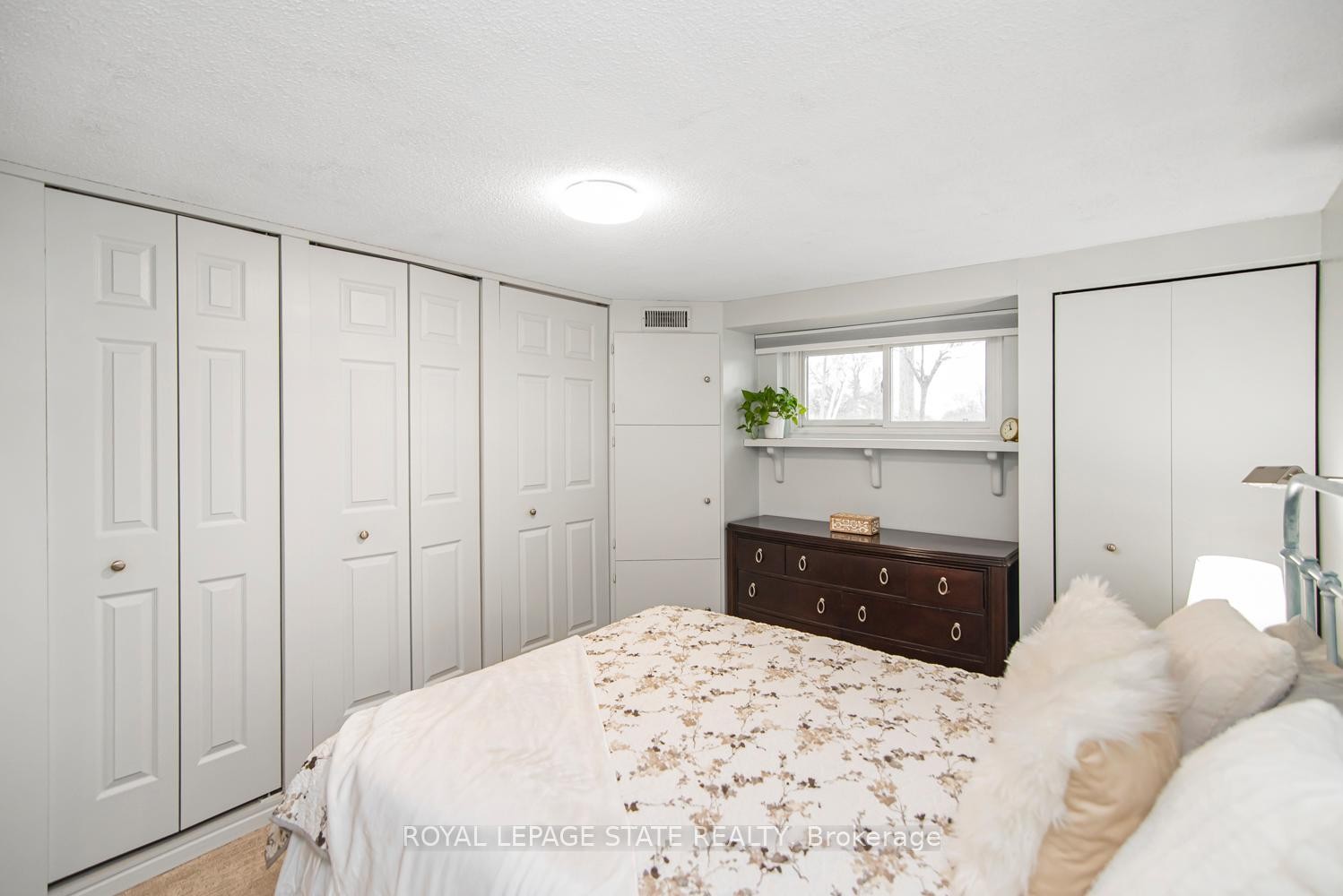 









138


Greeningdon

Drive,
Hamilton,




ON
L9A 3A9

