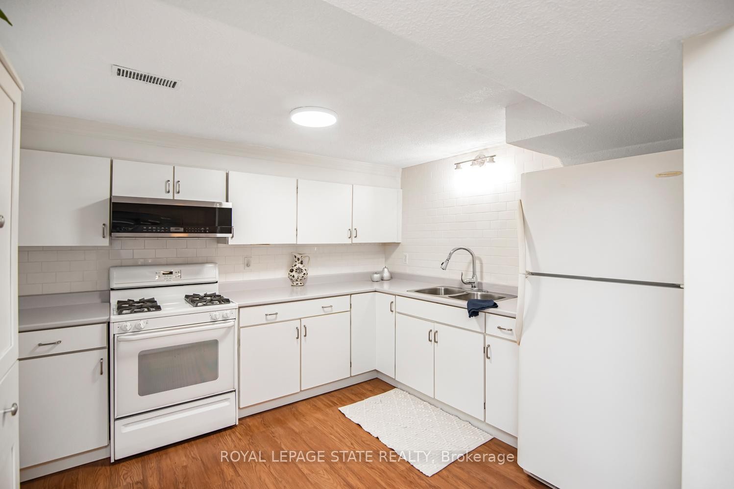 









138


Greeningdon

Drive,
Hamilton,




ON
L9A 3A9

