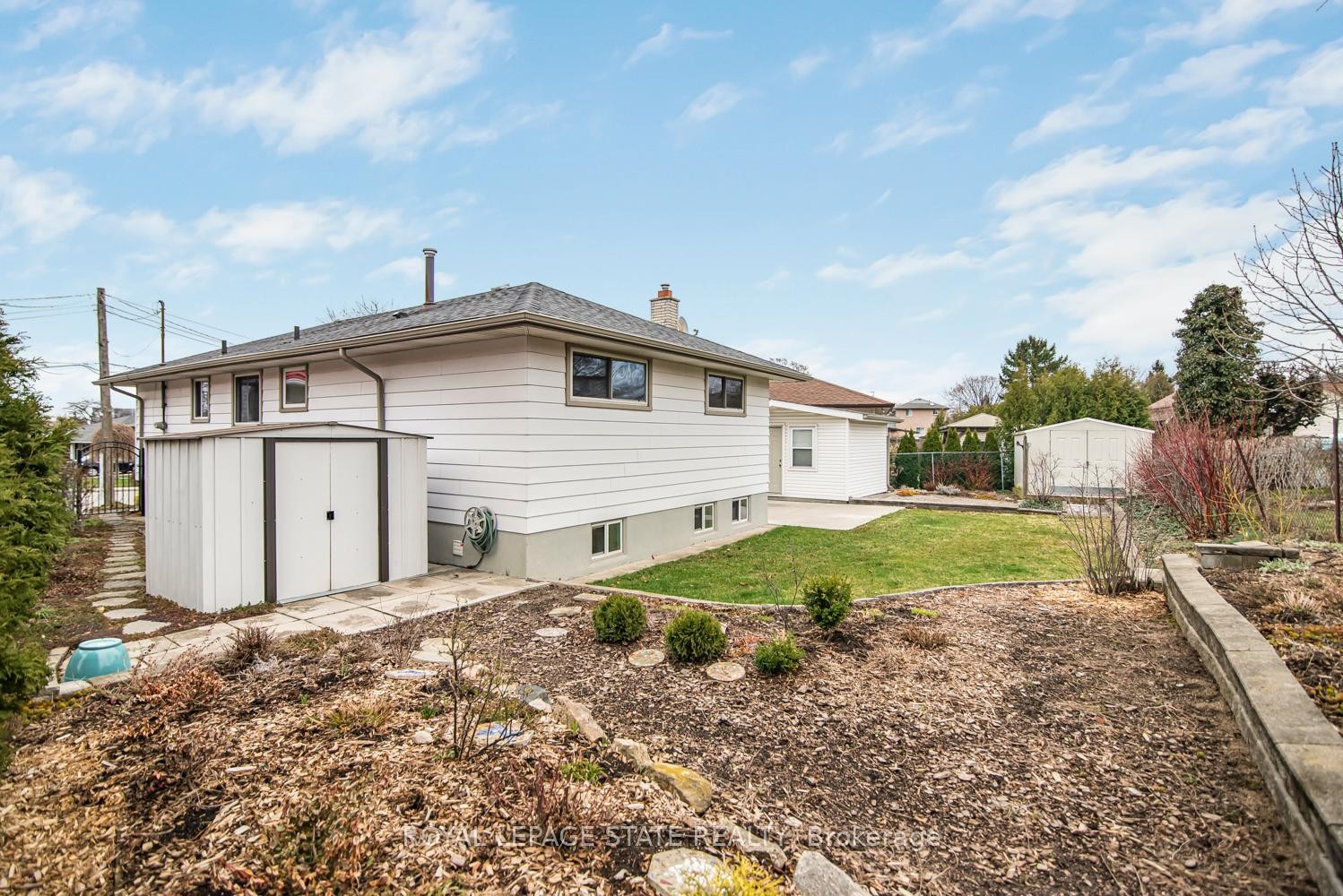 









138


Greeningdon

Drive,
Hamilton,




ON
L9A 3A9

