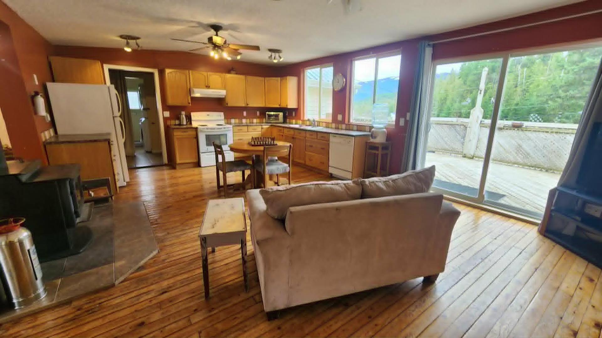 









12


Specht

Road,
Cherryville,




BC
V0E 2G3

