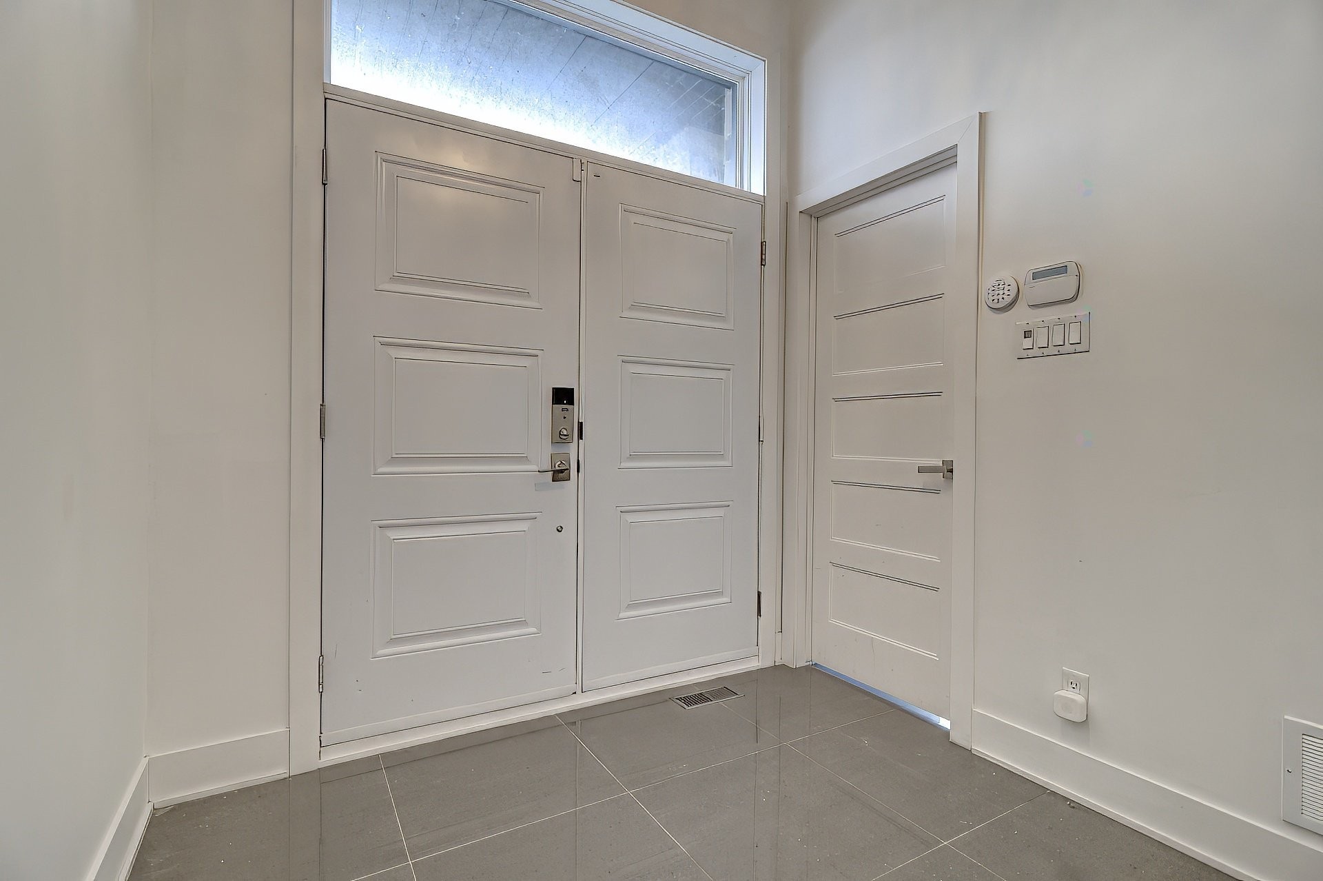 









5673


Rue Alexandre

,
Brossard,




QC
J4Z1N8

