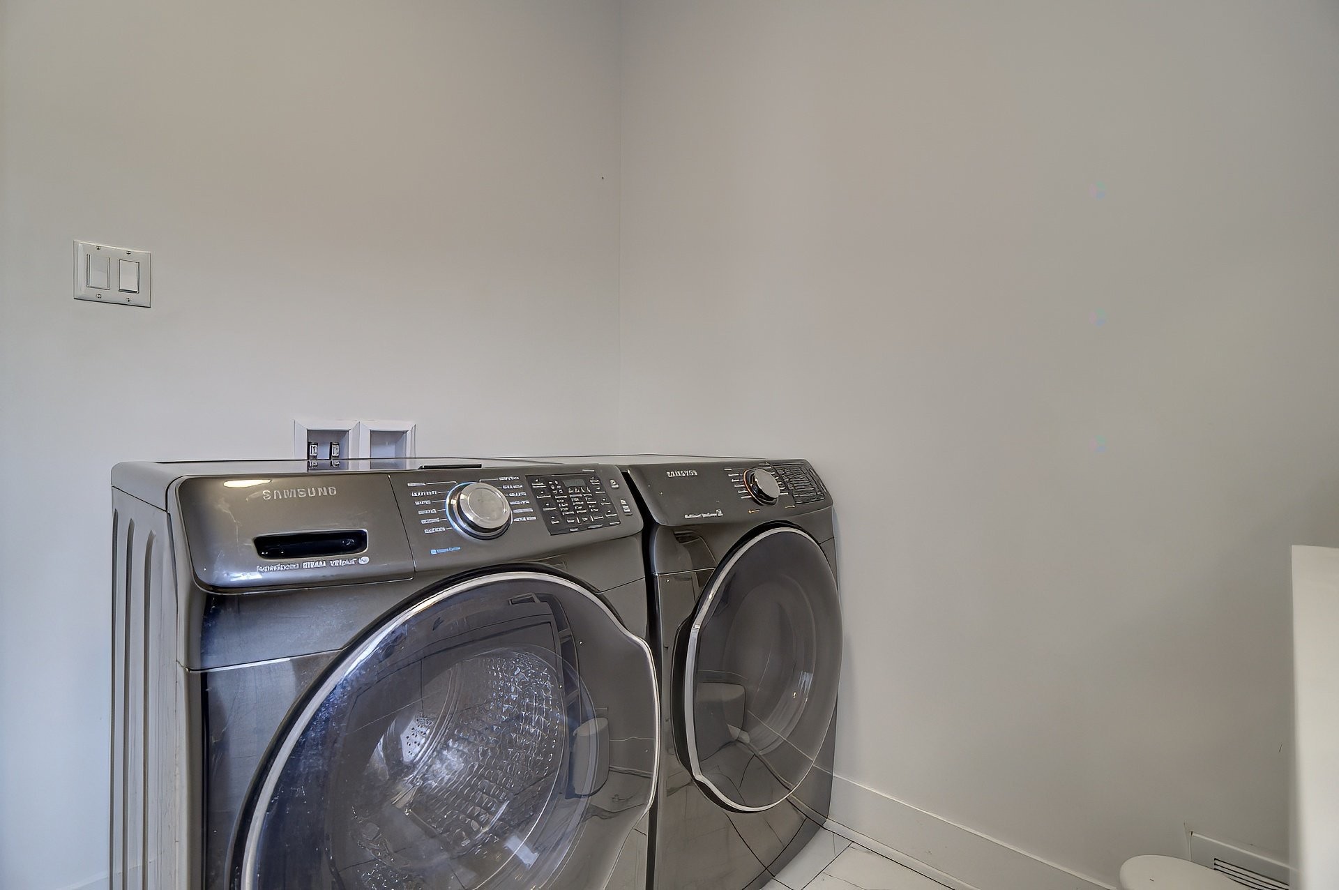 









5673


Rue Alexandre

,
Brossard,




QC
J4Z1N8

