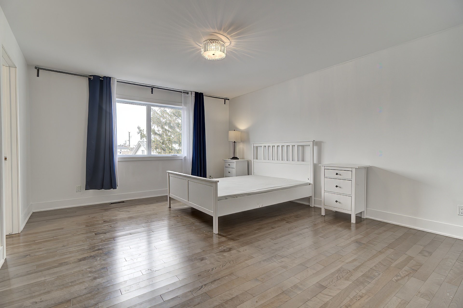 









5673


Rue Alexandre

,
Brossard,




QC
J4Z1N8

