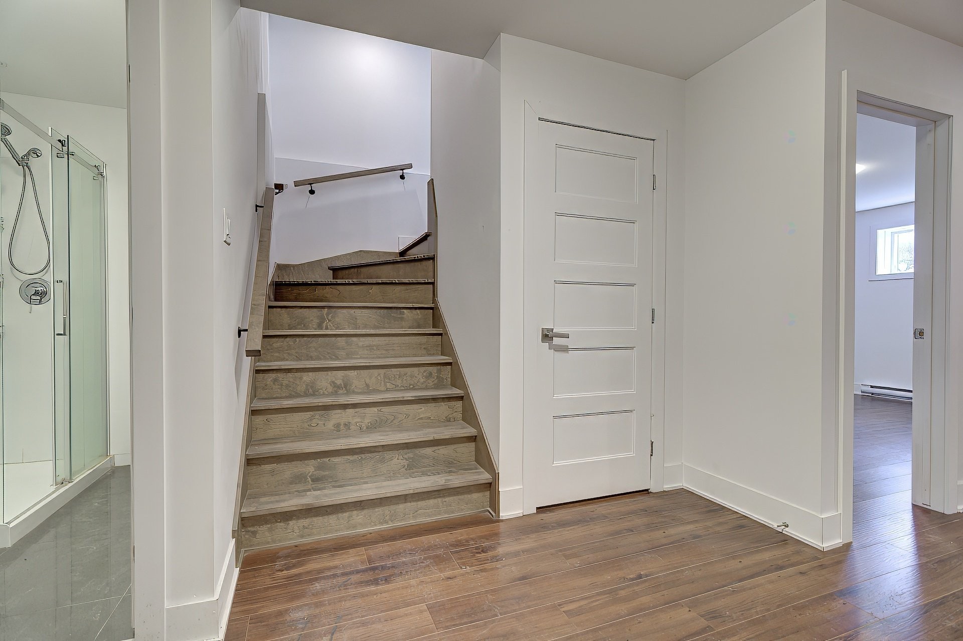 









5673


Rue Alexandre

,
Brossard,




QC
J4Z1N8

