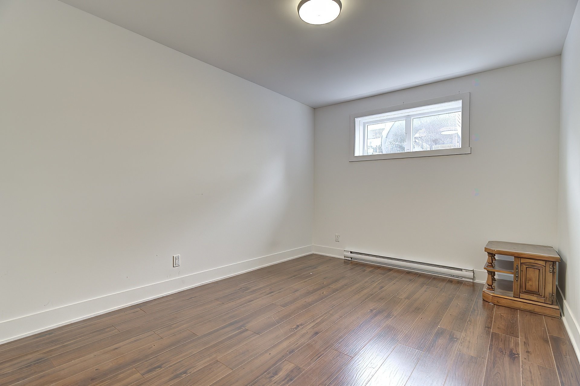 









5673


Rue Alexandre

,
Brossard,




QC
J4Z1N8

