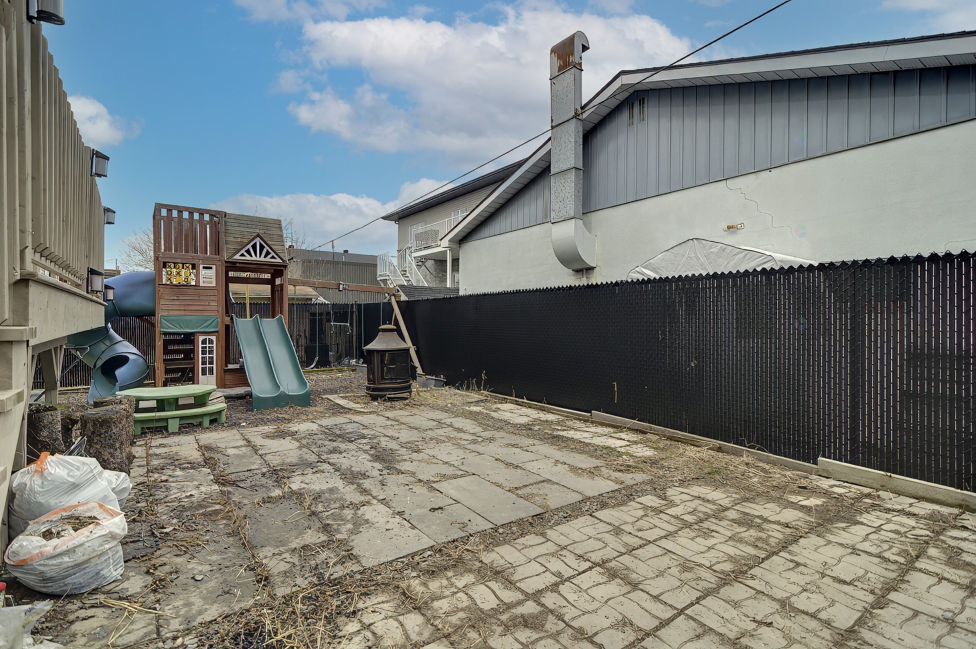 









5673


Rue Alexandre

,
Brossard,




QC
J4Z1N8

