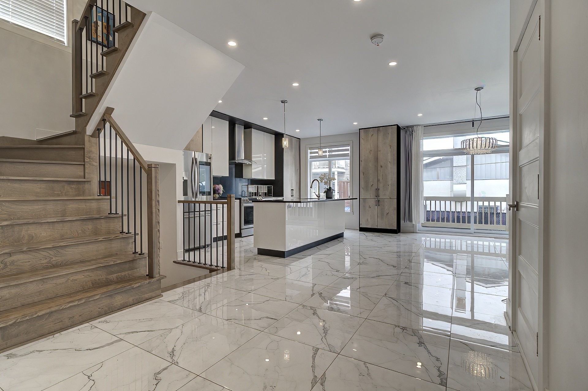 









5673


Rue Alexandre

,
Brossard,




QC
J4Z1N8

