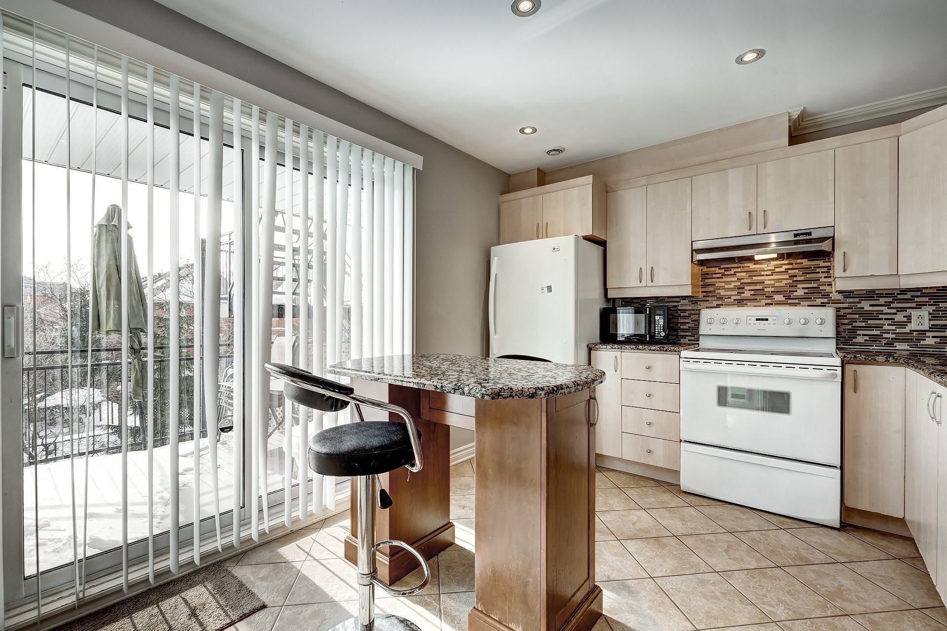 









1738


Boul. Alexis-Nihon

,
Montréal (Saint-Laurent),




QC
H4R2Y4

