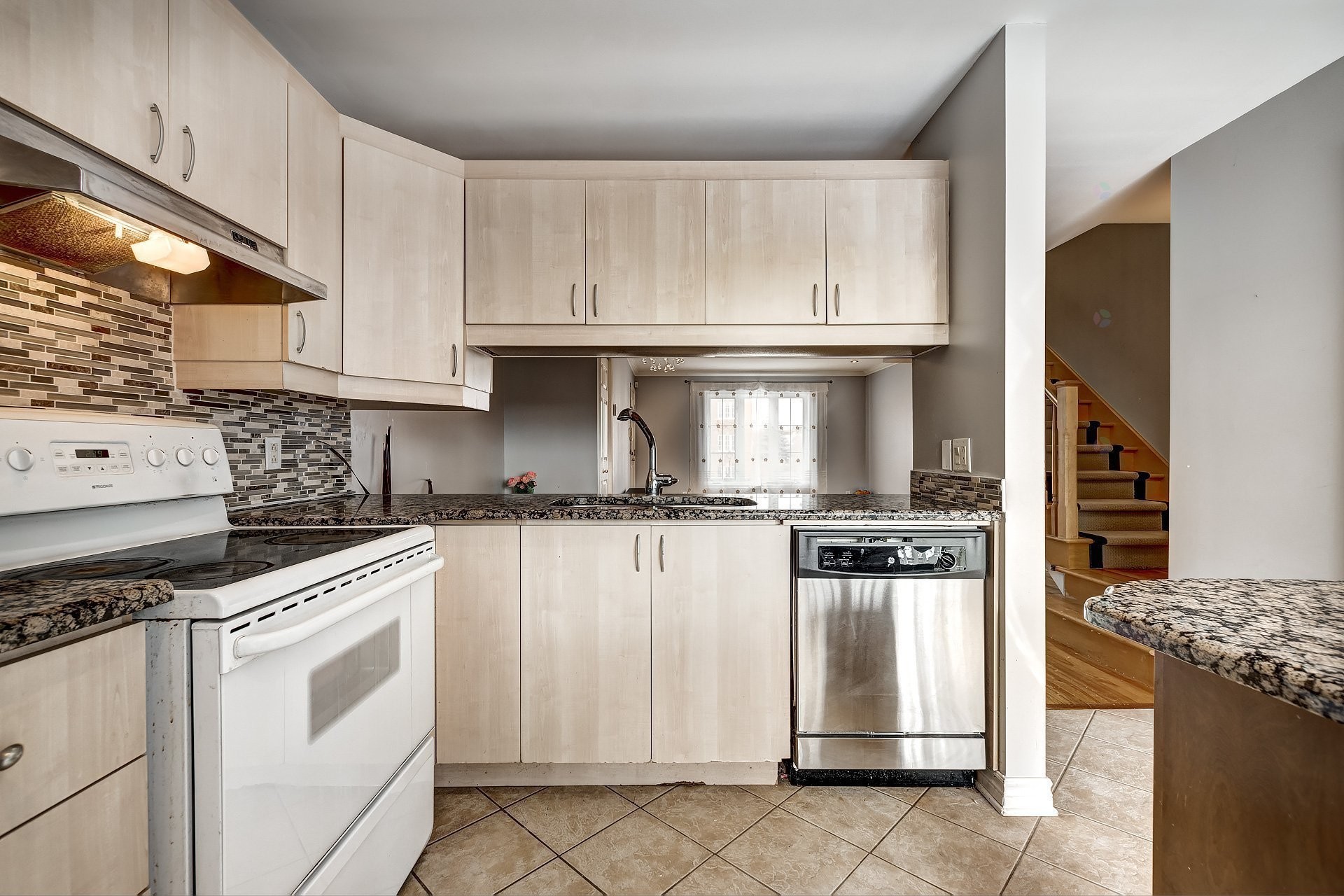 









1738


Boul. Alexis-Nihon

,
Montréal (Saint-Laurent),




QC
H4R2Y4

