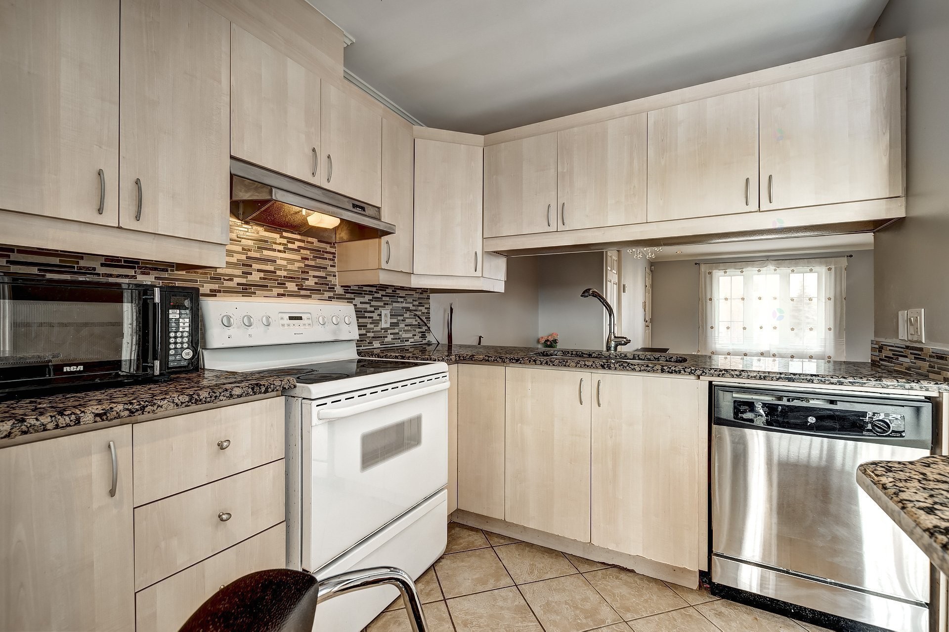 









1738


Boul. Alexis-Nihon

,
Montréal (Saint-Laurent),




QC
H4R2Y4

