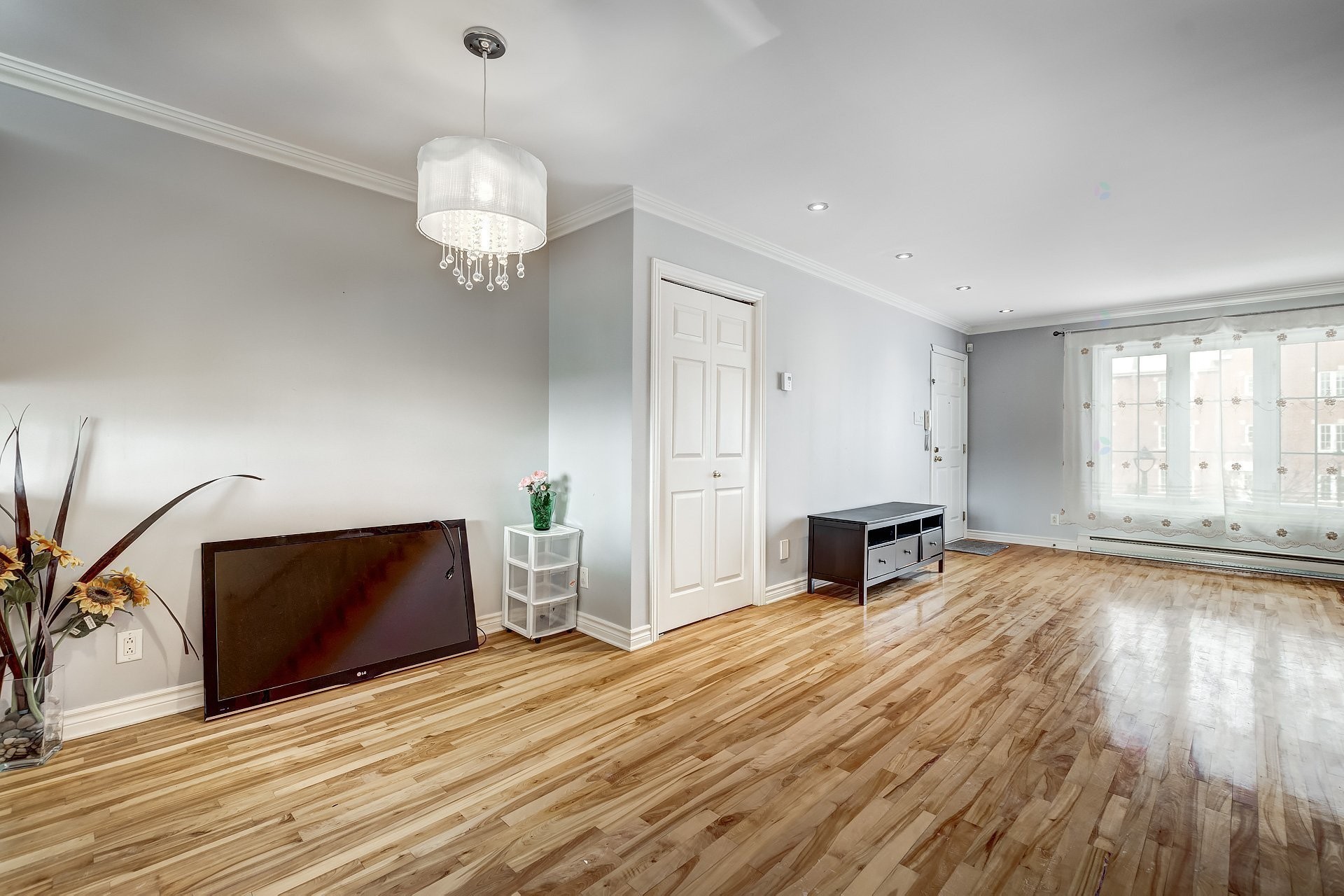 









1738


Boul. Alexis-Nihon

,
Montréal (Saint-Laurent),




QC
H4R2Y4

