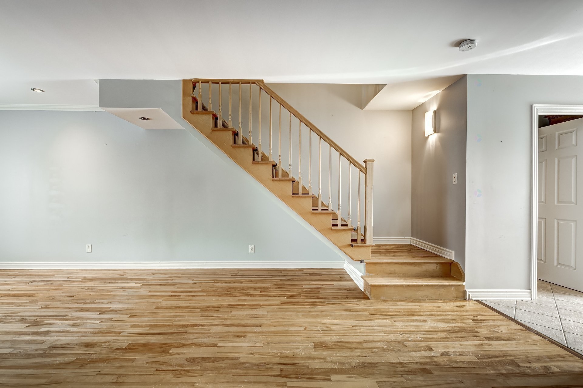 









1738


Boul. Alexis-Nihon

,
Montréal (Saint-Laurent),




QC
H4R2Y4

