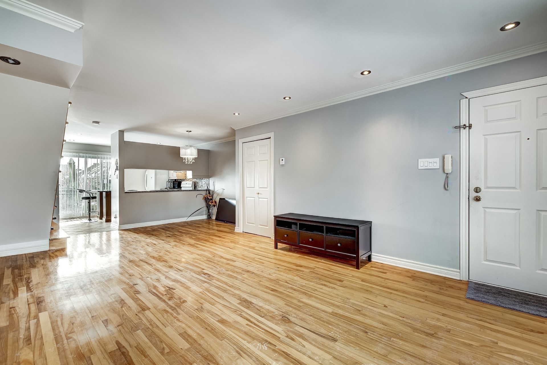 









1738


Boul. Alexis-Nihon

,
Montréal (Saint-Laurent),




QC
H4R2Y4

