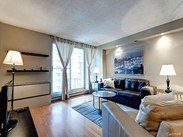 









1077


Rue St-Mathieu

, 764,
Montréal (Ville-Marie),




QC
H3H2S4

