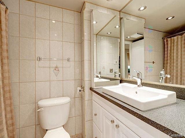 









1077


Rue St-Mathieu

, 764,
Montréal (Ville-Marie),




QC
H3H2S4

