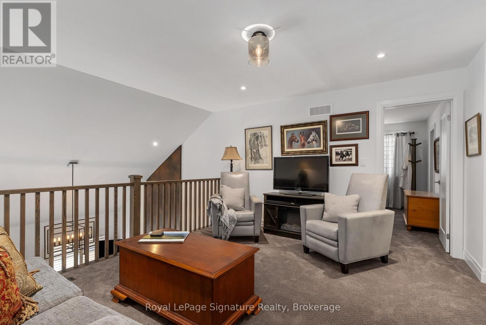 












104 CLIPPERS LANE

,
Blue Mountains,




Ontario
N0H2P0

