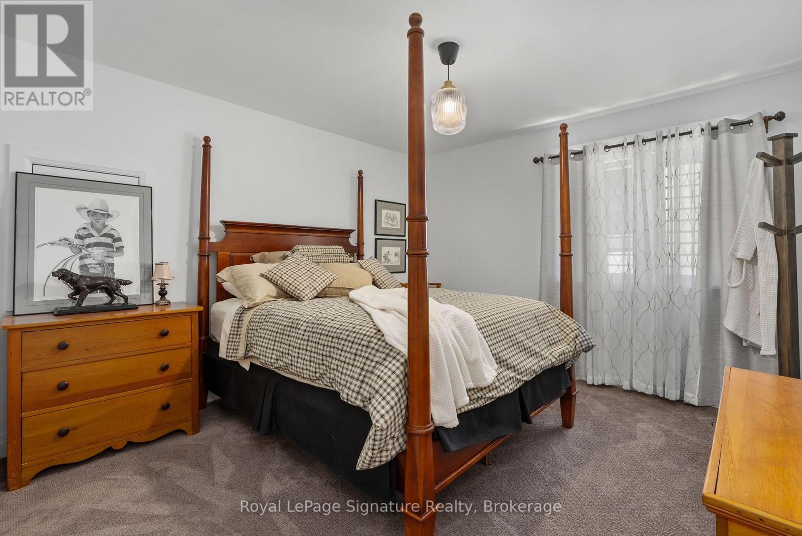 












104 CLIPPERS LANE

,
Blue Mountains,




Ontario
N0H2P0

