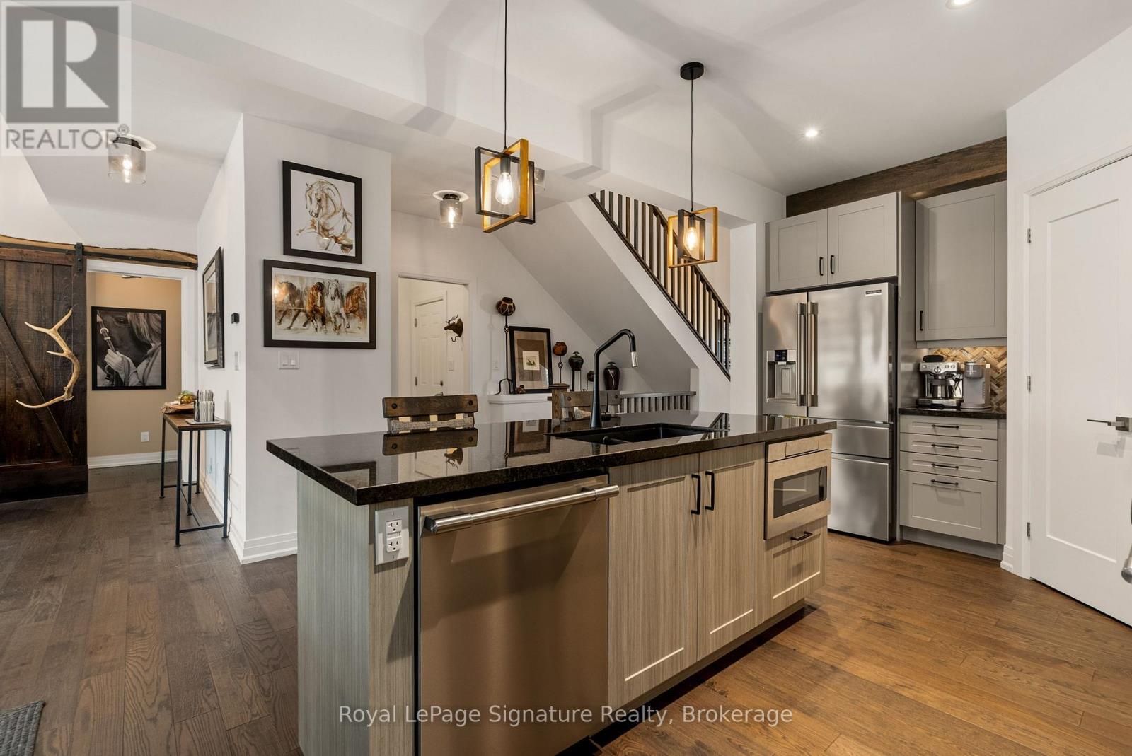 












104 CLIPPERS LANE

,
Blue Mountains,




Ontario
N0H2P0

