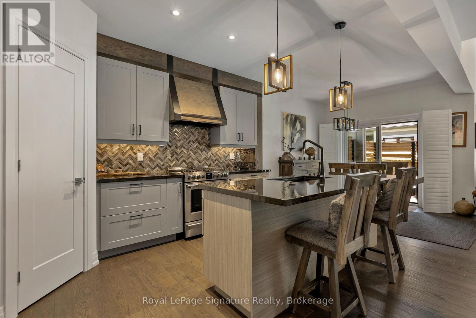 












104 CLIPPERS LANE

,
Blue Mountains,




Ontario
N0H2P0

