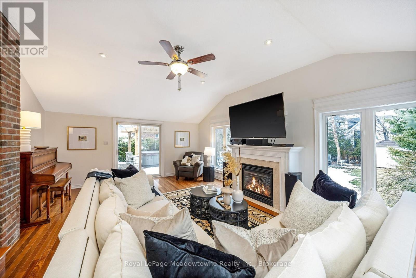 












49 MILL STREET

,
Milton (OM Old Milton),




Ontario
L9T1R7

